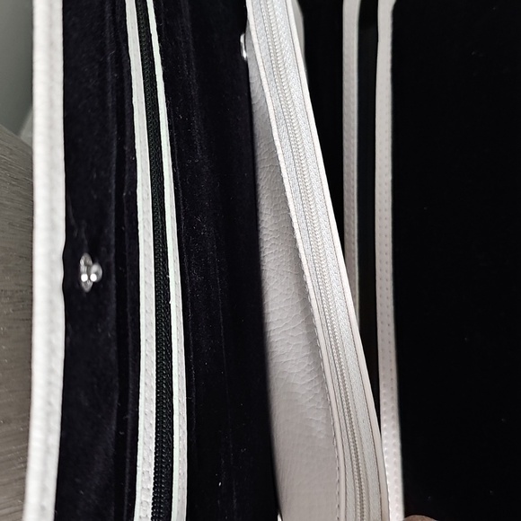 Pandora Makeup/Jewelry Case - Picture 9 of 11